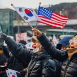 한국 서울에서 탄핵당한 윤석열 대통령을 지지하는 집회에 참여한 사람들